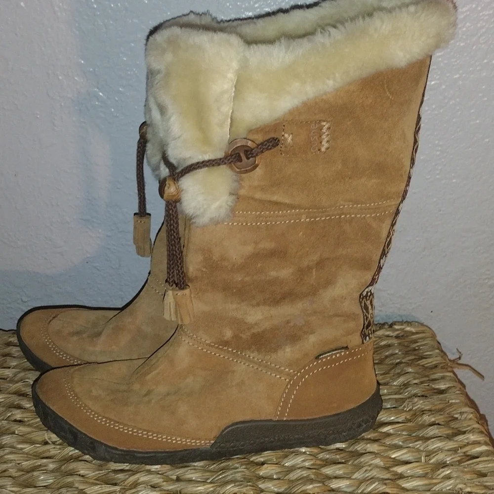 Woman's Cabin Fever Suede Cushe Winter Boots  6